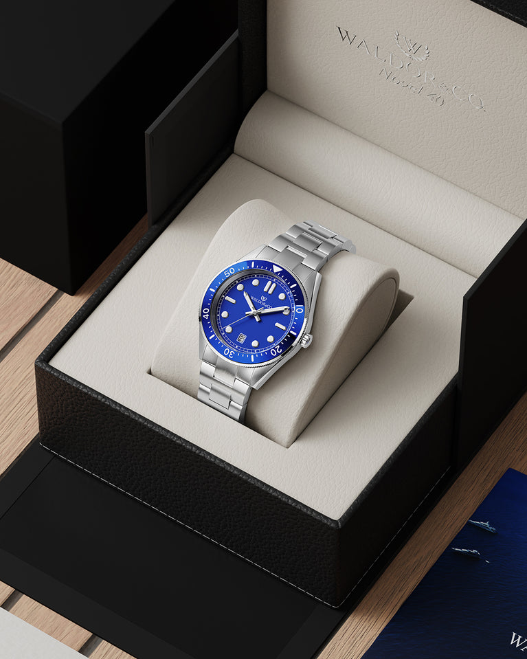 luminous hands. Ronda 715. The model is Novel 40 Cap d’Ail 40mm.