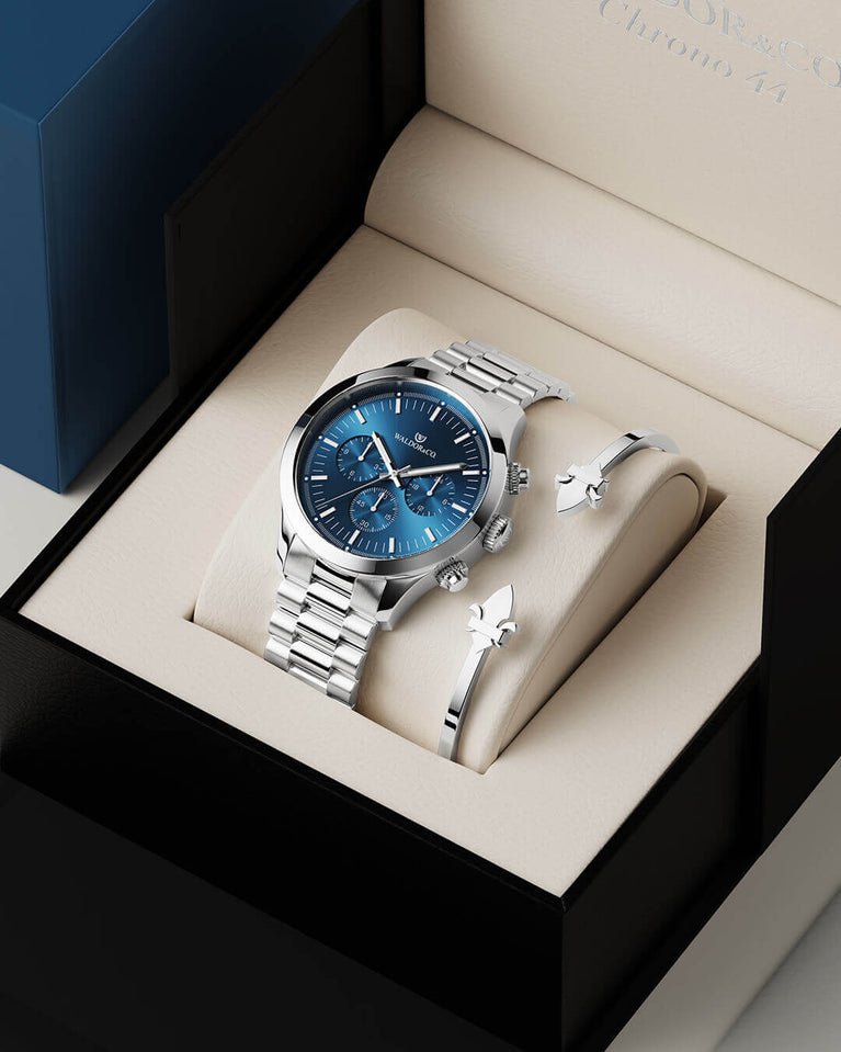  A round mens watch in rhodium-plated silver from Waldor & Co. with blue sunray dial and a second hand. Seiko movement. The model is Chrono 44 Como 44mm.